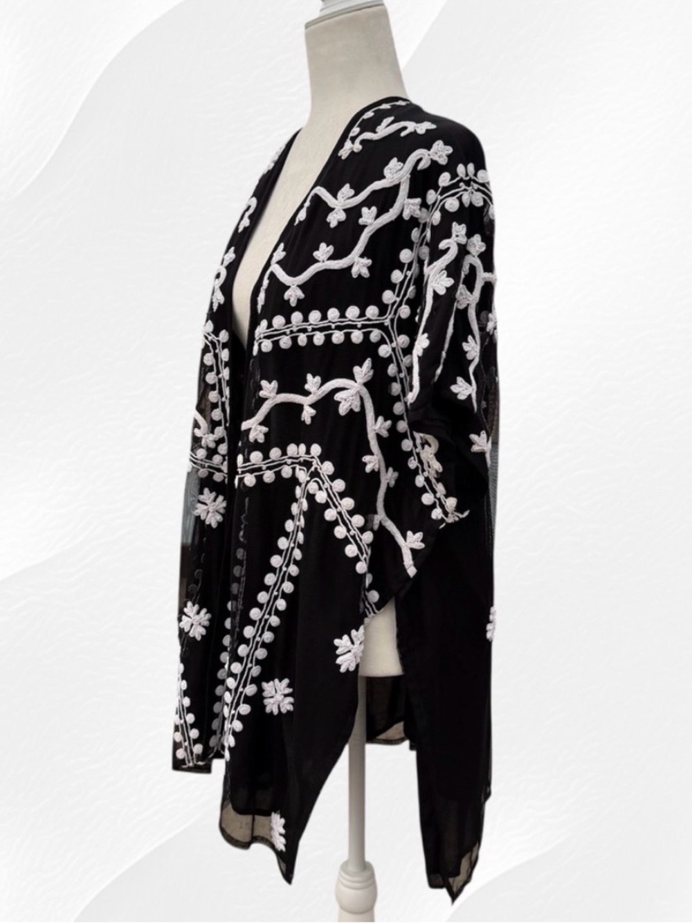 Chico’s Black and White Embroidered Mesh Overlay Open-Front Kimono, Women’s S/M - Picture 4 of 10